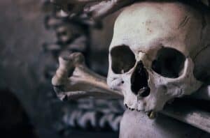 Medieval-Torture-Bones-Skull