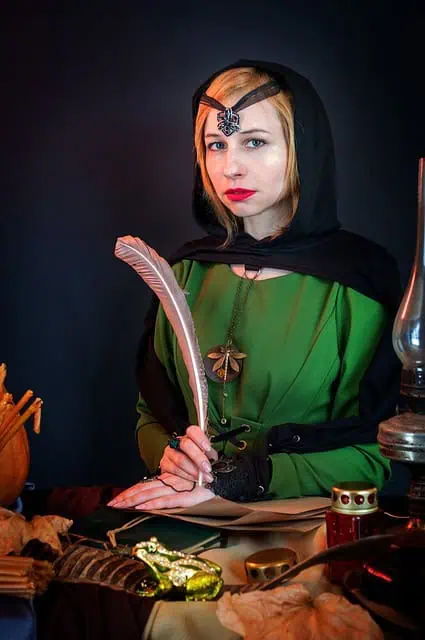 Morgan le Fay: Enigmatic Sorceress of King Arthur Legends 7 woman g2f18c7305 640