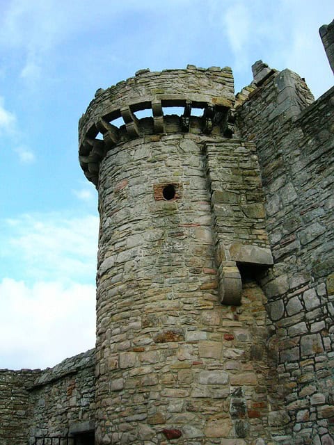 Exploring Edinburgh's Medieval Marvels: Top 10 Must-See Sites 8 craigmillar castle 259681 640